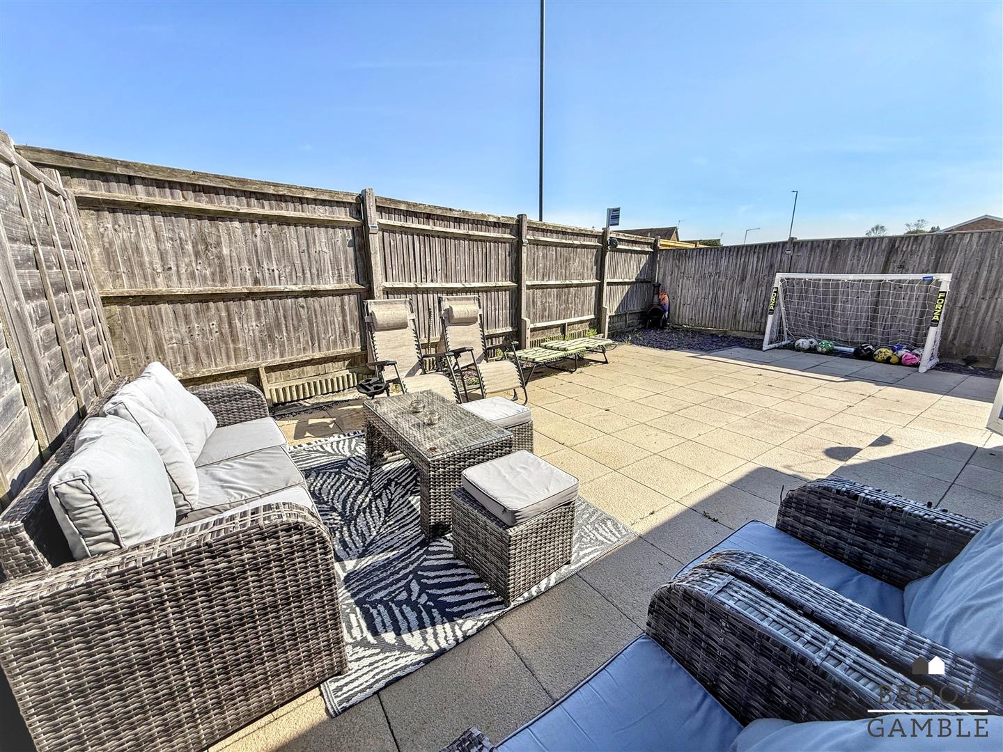 3 Bedroom House. Thackeray Close in Eastbourne,  10
